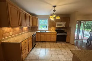 255 E Broad St, East Stroudsburg, PA 18301 - Photo 13