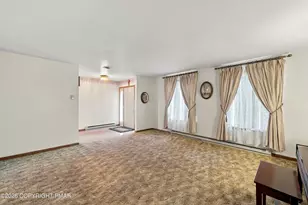 1916 Fawn Ln, Hellertown, PA 18055 - Photo 5
