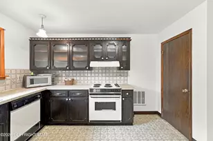 1916 Fawn Ln, Hellertown, PA 18055 - Photo 9