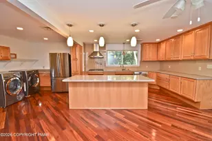 2121 White Oaks Terrace, Stroudsburg, PA 18360 - Photo 3