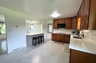 203 Center Rd, Stroudsburg, PA 18360 - Photo 9