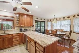 425 Underhill Dr, Tamiment, PA 18371 - Photo 9