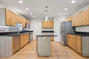 371 Joanne Ct, Bartonsville, PA 18321 - Photo 17