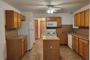 259 Manchester Dr, Bushkill, PA 18324 - Photo 11