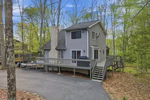 126 Dunchurch Dr, Bushkill, PA 18324 - Photo 3