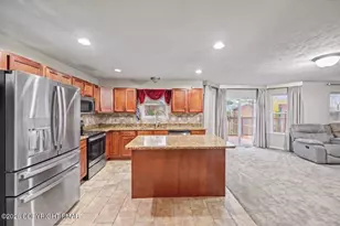 205 Courtney Dr, East Stroudsburg, PA 18302 - Photo 15