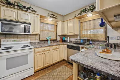  7146 Moss Drive, Swiftwater, PA 18370 - Photo 15