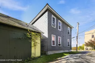69 Ridgeway St, East Stroudsburg, PA 18301 - Photo 17