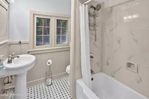 77 Swiftwater Ave, Pocono Manor, PA 18349 - Photo 35