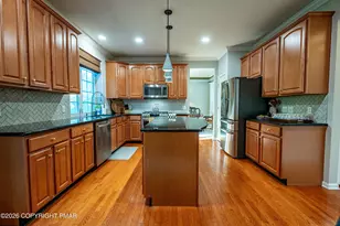 2208 Pembrooke Dr, Macungie, PA 18062 - Photo 15