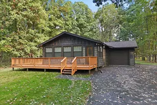 548 Adie Dr, Effort, PA 18330 - Photo 1