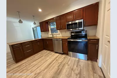  116 Eaglesmere Circle #12, East Stroudsburg, PA 18301 - Photo 5