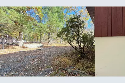  118 Elgin Way, Bushkill, PA 18324 - Photo 5
