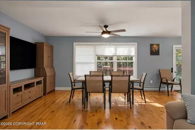  226 Squirrelwood Court, Effort, PA 18330 - Photo 5