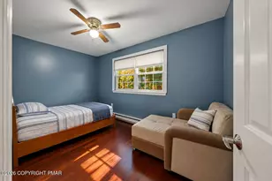226 Squirrelwood Ct, Effort, PA 18330 - Photo 15
