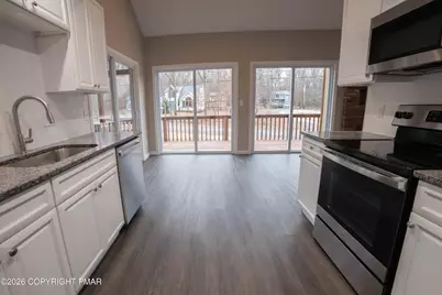  334 Somerset Drive, East Stroudsburg, PA 18301 - Photo 13