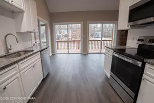 334 Somerset Dr, East Stroudsburg, PA 18301 - Photo 13