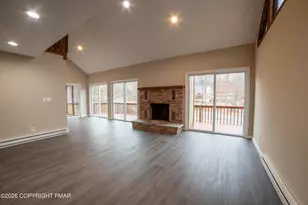 334 Somerset Dr, East Stroudsburg, PA 18301 - Photo 9