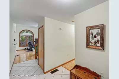  256 Pin Oak Road, Stroudsburg, PA 18360 - Photo 9