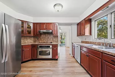  351 Rossmor Drive, Saylorsburg, PA 18353 - Photo 5