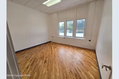  110 Pennsylvania Ave, Unit 205, Bangor, PA 18013 - Photo 1