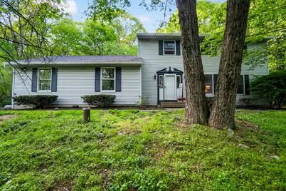  939 Mountain Avenue, Pen Argyl, PA 18072 - Photo 1