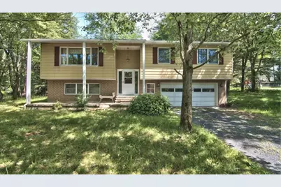  754 White Oaks Manor Manor, East Stroudsburg, PA 18301 - Photo 1