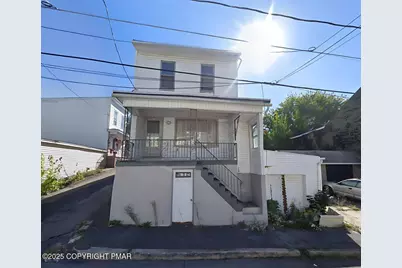  422 W Lloyd Street, Shenandoah, PA 17976 - Photo 1
