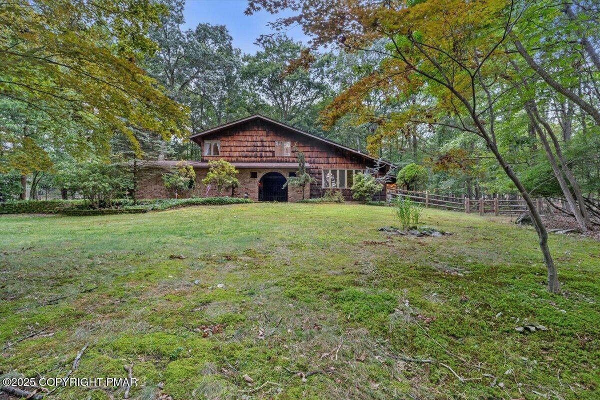 Curated visual reference: Picture Idea: 197 Winchester Dr East Stroudsburg Pa 18301