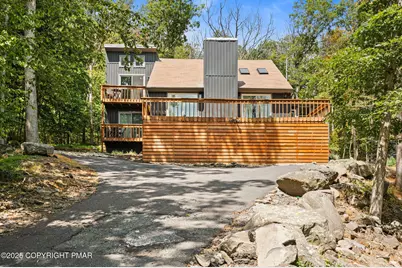  335 Saunders Drive, Bushkill, PA 18324 - Photo 1