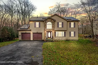  2127 Warwick Circle, Coolbaugh Township, PA 18466 - Photo 1