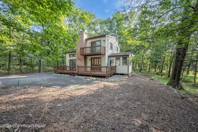  114 Brentwood Drive, Bushkill, PA 18324 - Photo 1