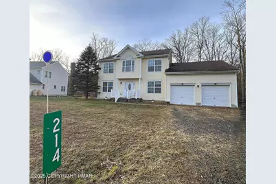  214 Kensington Drive, Bushkill, PA 18324 - Photo 1