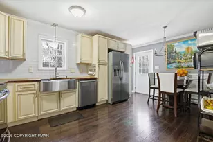 121 St Moritz Ct, Henryville, PA 18332 - Photo 9