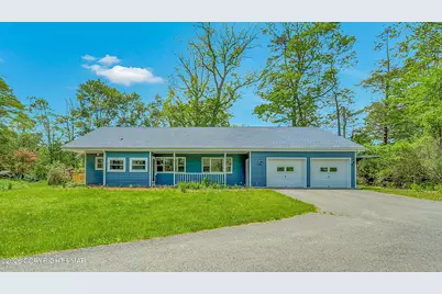  221 Marsh Way, Effort, PA 18330 - Photo 1