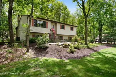  1430 N Rocky Mountain Drive, Effort, PA 18330 - Photo 1