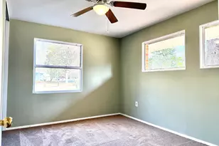 609 Hillcrest Dr, Thomson, GA 30824 - Photo 11