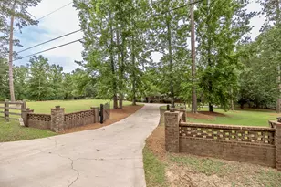 563 Lakewood Dr, Thomson, GA 30824 - Photo 3