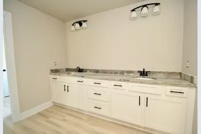 1021 S Pointe Ct, Tignall, GA 30668 - Photo 11