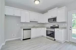 359 Bordeaux Dr, Thomson, GA 30824 - Photo 9