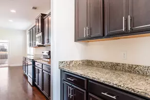 105 Grimsby Rd, Savannah, GA 34107 - Photo 7