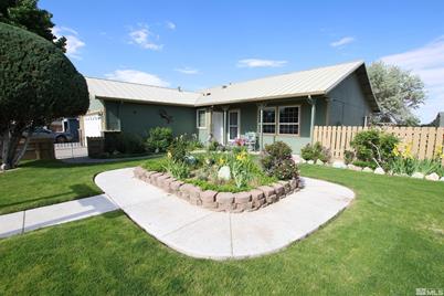 8 Scarsdale Dr, Yerington, NV 89447 - Photo 1