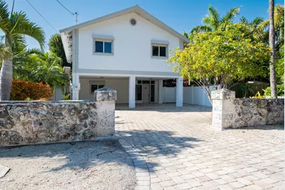 282 S Coconut Palm Boulevard, Tavernier, FL 33070 - Photo 1