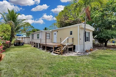 225 Lee Avenue, Key Largo, FL 33037 - Photo 1
