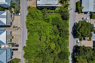  Lakeview and Poinciana Drive, Key Largo, FL 33037 - Photo 19