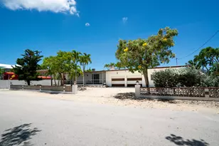 214 Pueblo St, Tavernier, FL 33070 - Photo 9