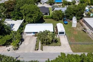 8 S Andros Rd, Key Largo, FL 33037 - Photo 29