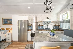 7 Barcelona Dr, Big Coppitt, FL 33040 - Photo 5