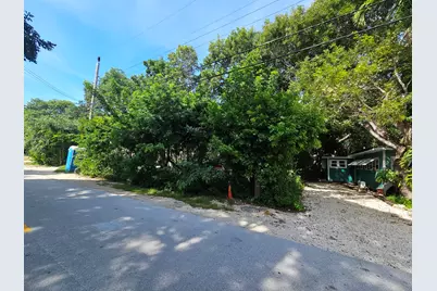 134 S Bay Harbor Drive, Key Largo, FL 33037 - Photo 7