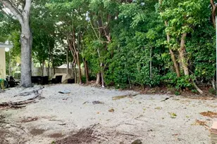 818 S Emerald Dr, Key Largo, FL 33037 - Photo 25